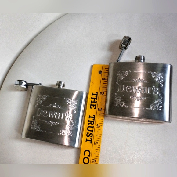 Dewar's Stainless steel flasks - LOT OF TWO - 5 oz. - Picture 10 of 11